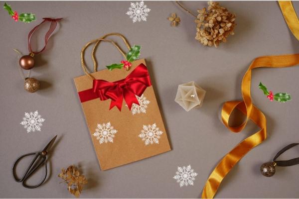 Image for event: Holiday Gift Wrap Making